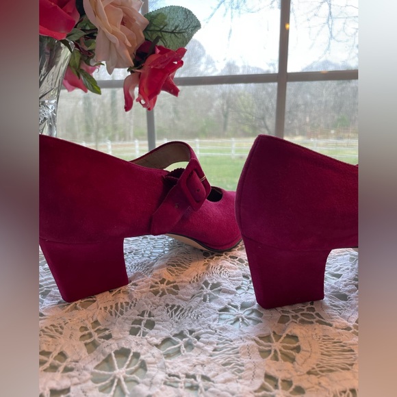 🤩 4/15Vintage Shoe: Jacqueline Ferrar Magenta 2” heel, missing tap - Picture 6 of 16